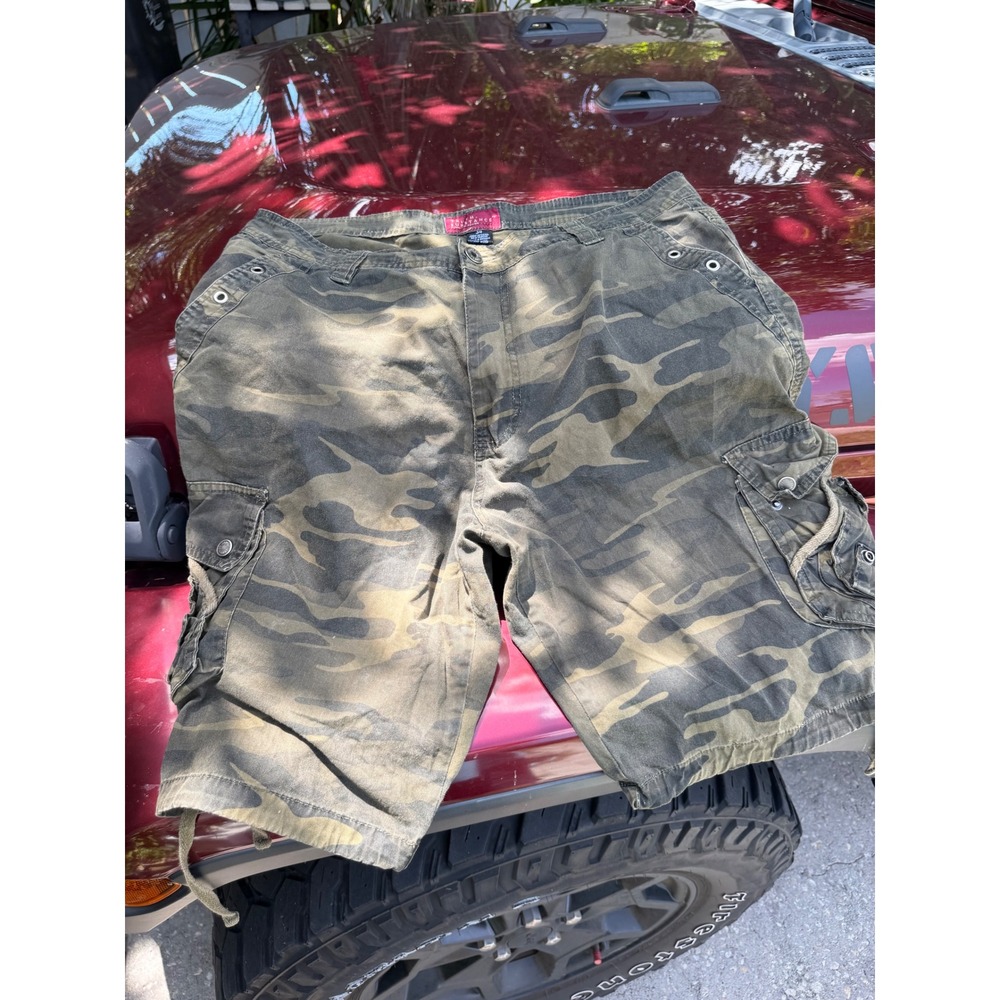 Truth Substance Common Sense Mens Camo Cargo Shorts Green Size 34 BM9A14 Cotton